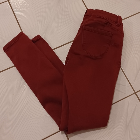 4/$60 Burgundy Curvy Jeggings - Size 28 - Picture 1 of 10